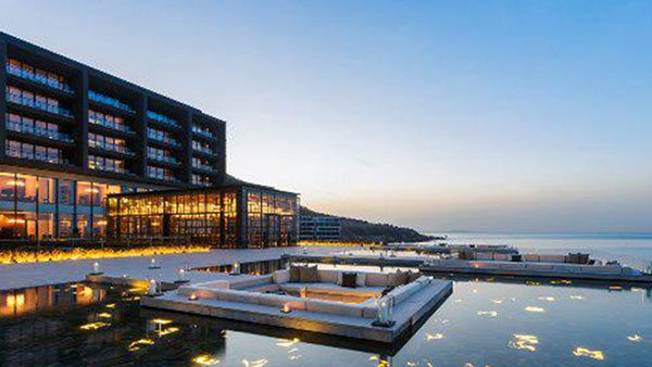 兴国为中国大陆第一家超五星级酒店一涵碧楼供应建筑装饰涂料